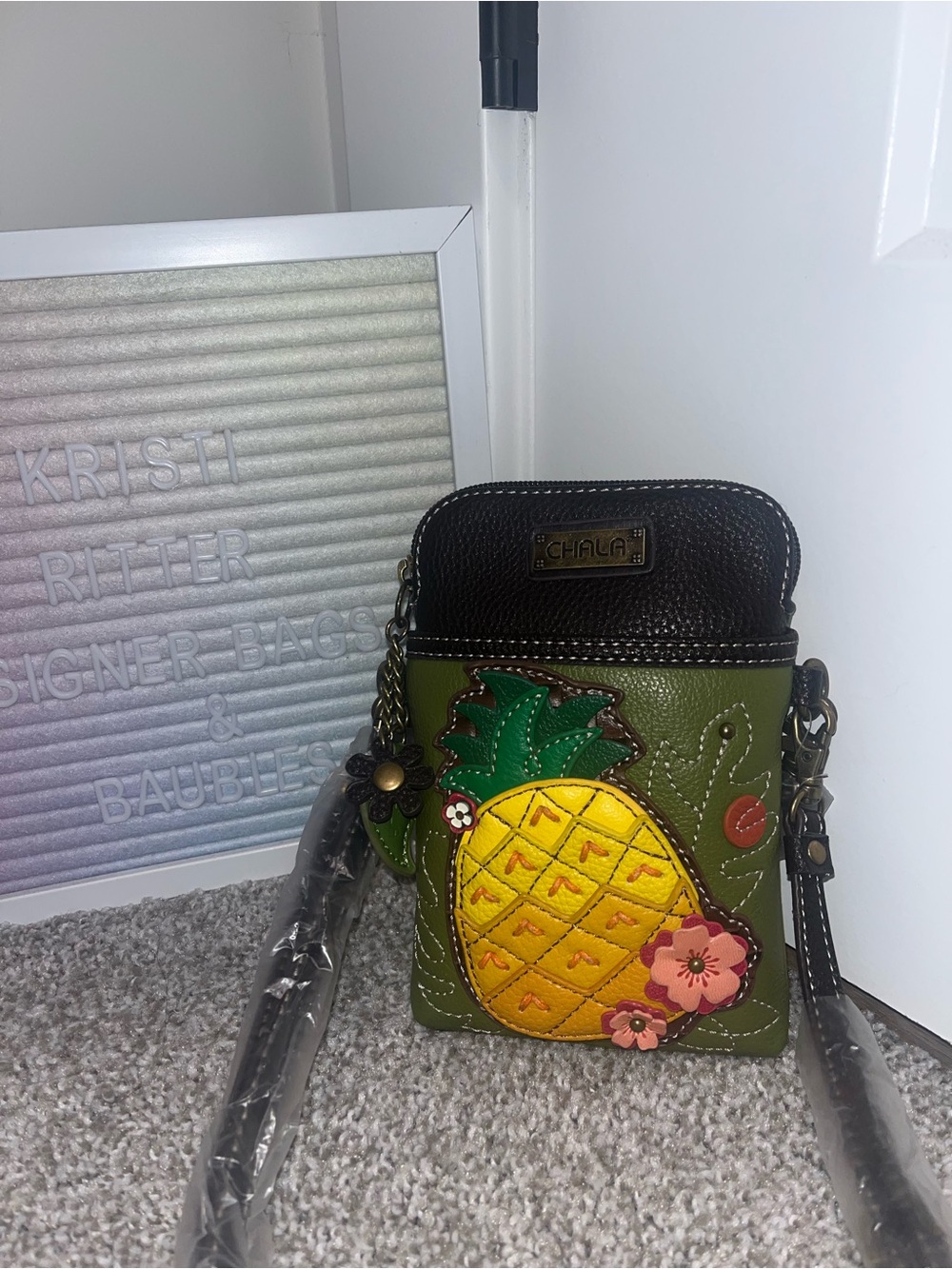 New Chala Olive Green Pineapple Crossbody Bag - Picture 3 of 7